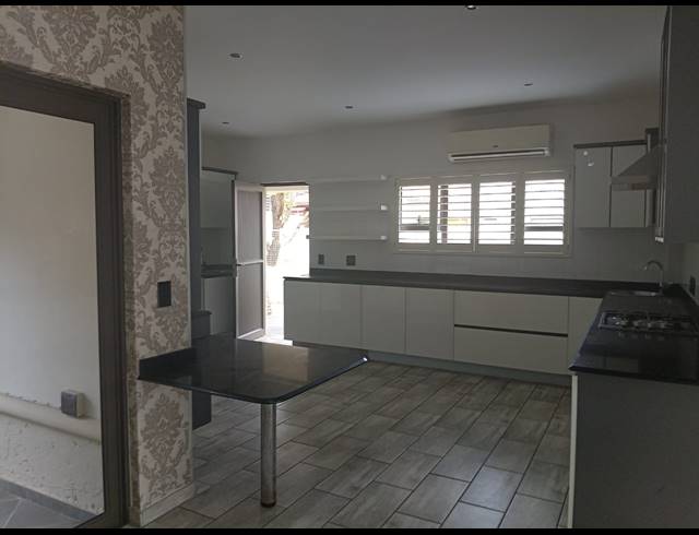 4 BEDROOM HOUSE TO LET IN IZINGA